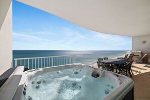 Outdoor spa tub - Turquoise Place 1808D by Liquid Life (Orange Beach)