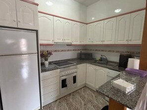 Private kitchen - Ideal vacation apartment for a family (Torrevella)