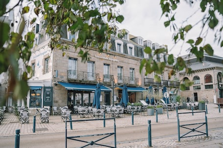 Exterior. Hôtel Les Grands Voyageurs