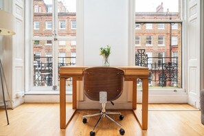 Interior - Marylebone Luxury 2-Bed Suite (London)