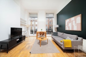 TV - Marylebone Luxury 2-Bed Suite (London)