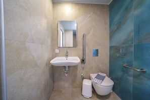 Shower, hair dryer, bidet, towels - Luxury Villa Odysseus Nafsika Xenia Falassarna
sea view sunset,modern, privacy (Phalasarna)