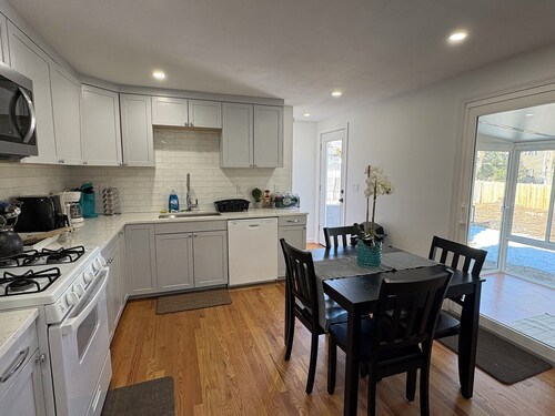 Comfortable 3 bedroom home in accessible location