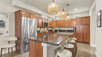 House, Multiple Beds, Patio, Garden View (233 Urban Prairie St. - Main/Unit B) | Private kitchen