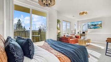 House, Multiple Beds, Patio, Garden View (233 Urban Prairie St. - Main/Unit B) | 4 bedrooms, individually decorated, individually furnished, desk