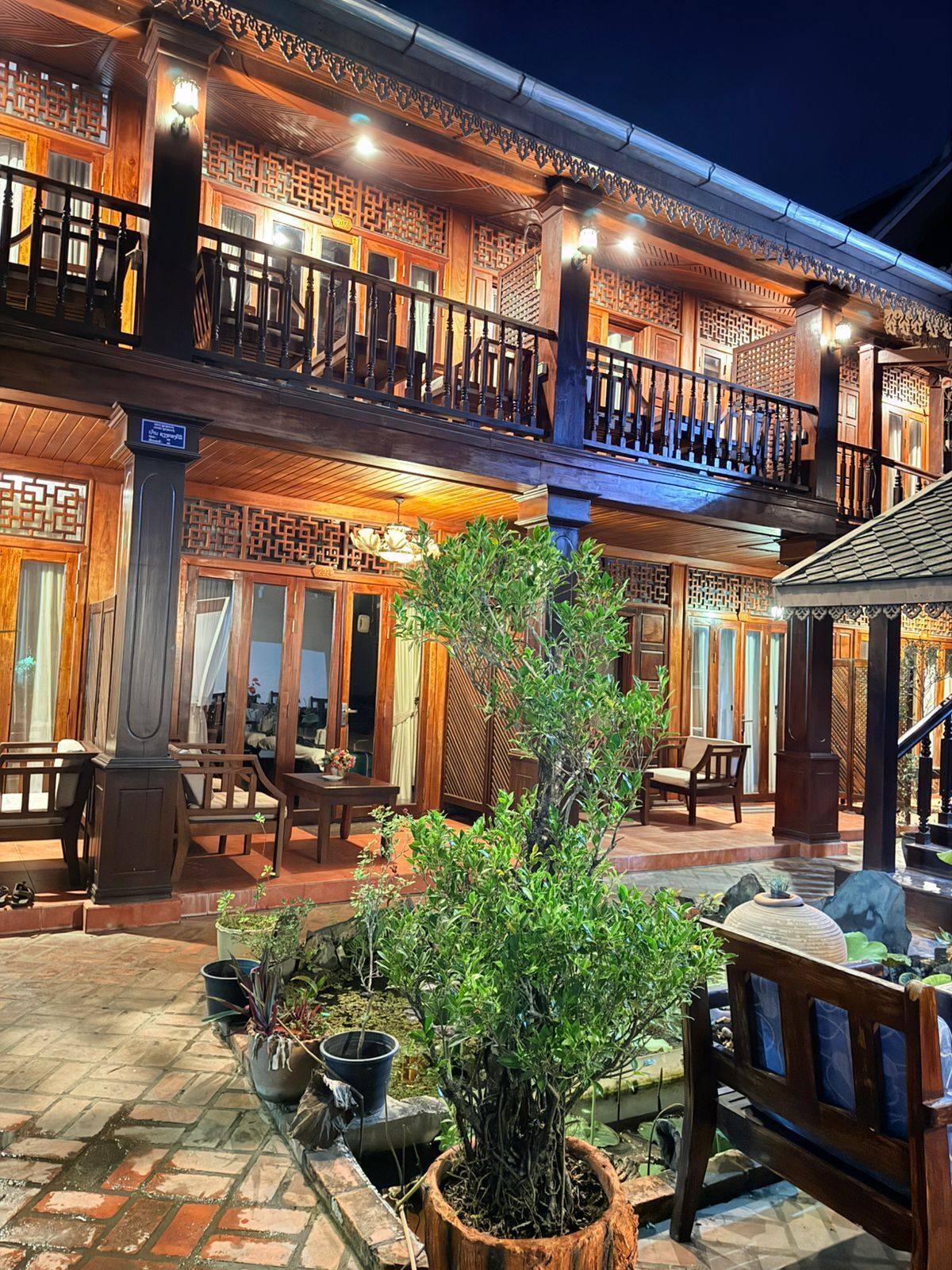 ด้านหน้าที่พัก