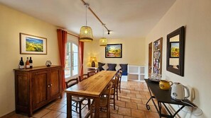 Dining - La Ramade (Tulette)