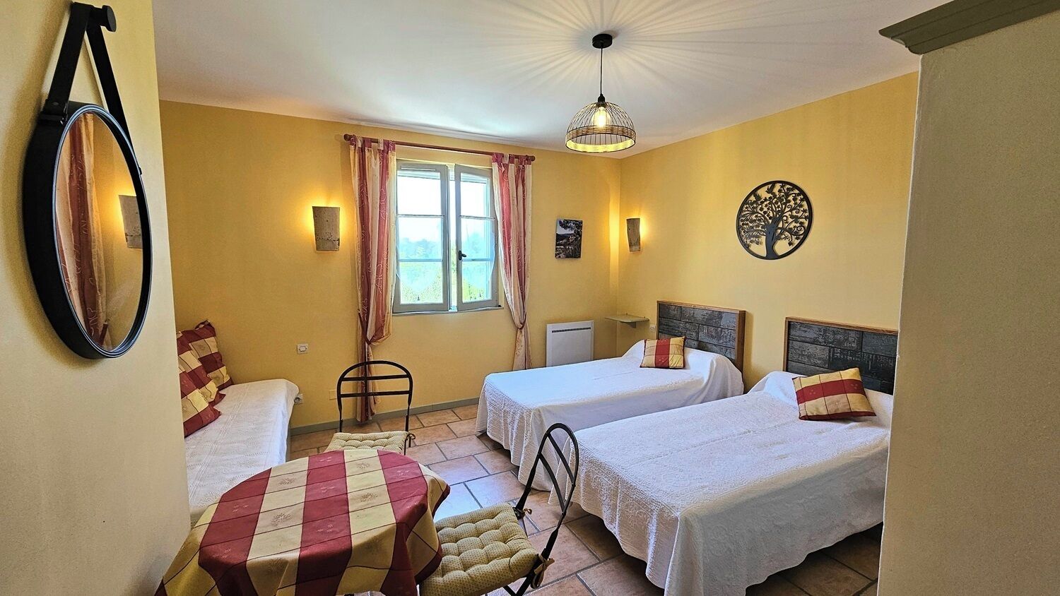 Habitación doble Confort, vista al jardín | Wifi gratis 