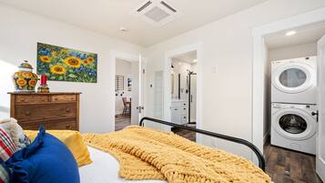 Apartment, 1 Queen-Bett, Terrasse, Gartenblick (2045 W Mulberry St)