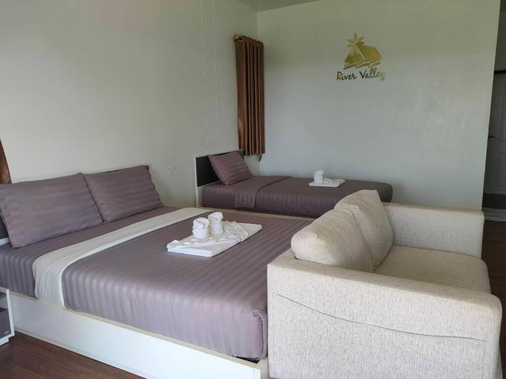 Desk, soundproofing, iron/ironing board, free WiFi