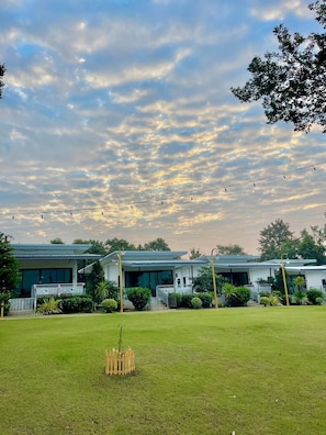 Exterior - River valley resort (Phu Phiang)