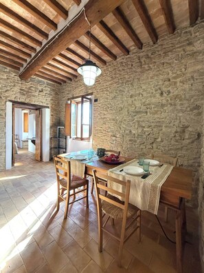 Dining - Poiana Apartment - History and nature at Torre della Soara (Umbria)