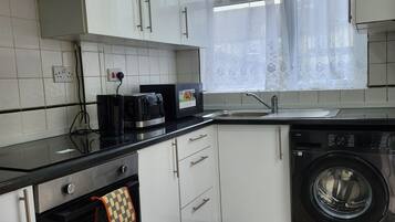 House, 3 Bedrooms, Patio, Garden View | Laundry