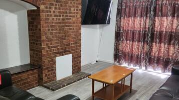 House, 3 Bedrooms, Patio, Garden View | Living room