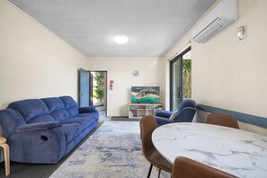 Living area - SCapes by the Sea: 2  BR, 1  BA Apartment in South West Rocks, NSW 2431, Sleeps 5 (South West Rocks, NSW 2431)