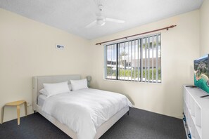 2 bedrooms, iron/ironing board, free WiFi, bed sheets - SCapes by the Sea: 2  BR, 1  BA Apartment in South West Rocks, NSW 2431, Sleeps 5 (South West Rocks, NSW 2431)