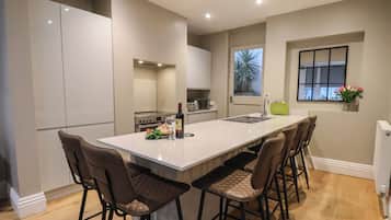 Astianpesukone, keittoastiat/astiat/ruokailuvälineet