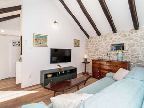 TV - Didini dvori by Interhome (Obrovac)