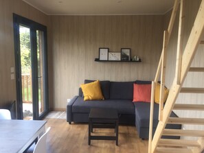 Living area - Tiny House facing Mont Blanc (Onnion)