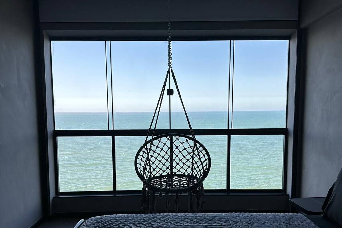 Cortinas blackout, tabla de planchar con plancha y wifi gratis