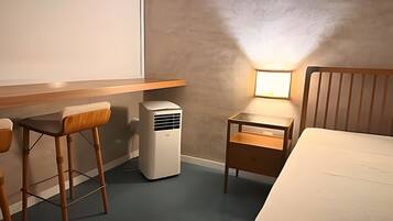 Apartamento | Cortinas blackout, ferros/tábuas de passar roupa, Wi-Fi de cortesia
