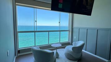 Comfort Apartment | Blackout curtains, iron/ironing board, free WiFi