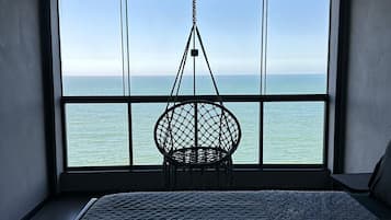 Cortinas blackout, tabla de planchar con plancha y wifi gratis