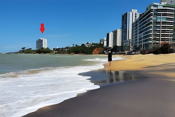 Comfort Apartment | Beach | On the beach, white sand, 5 beach bars - Guarapari Center Aparts (Guarapari)