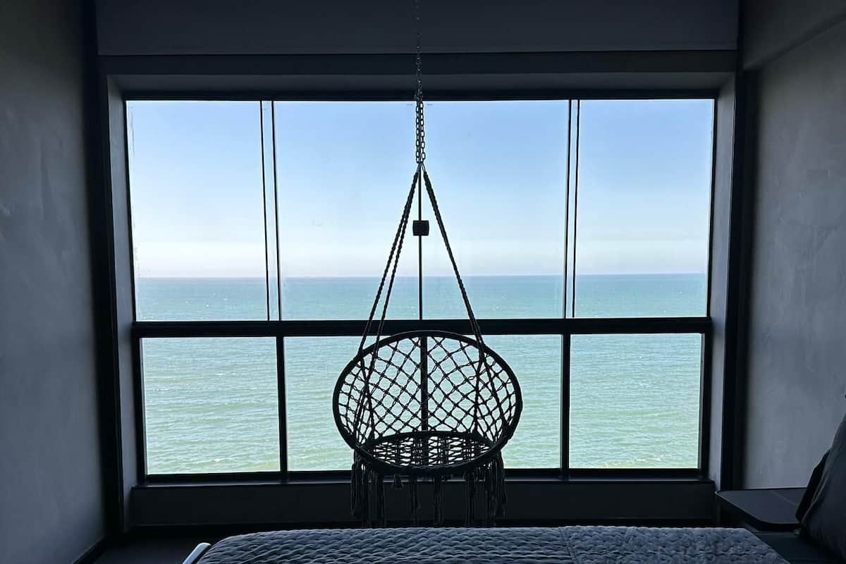 Comfort Apartment | Blackout drapes, iron/ironing board, WiFi (free)