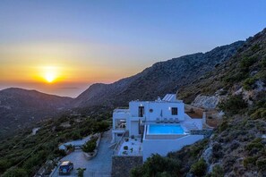 Exterior - 5 Bedroom Villa Aires (Vrachasi)