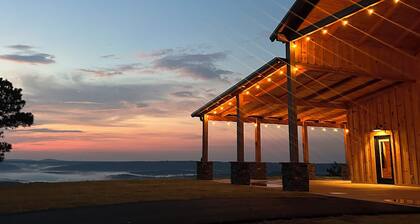 The Pine Crest Barndo