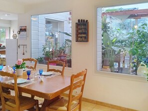 Dining - Le Paradis des Fleurs by Interhome (Agon-Coutainville)