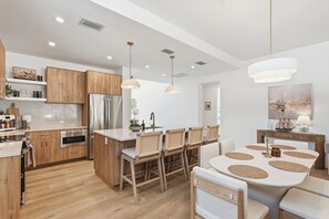 Fridge, microwave, oven, stovetop - The Legacy Trail Oasis • Luxe Pool + Rooftop Deck (Sarasota)