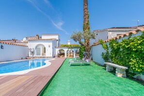 Pool - 0149-VALIRA House at the canal with pool and mooring (Empuriabrava)