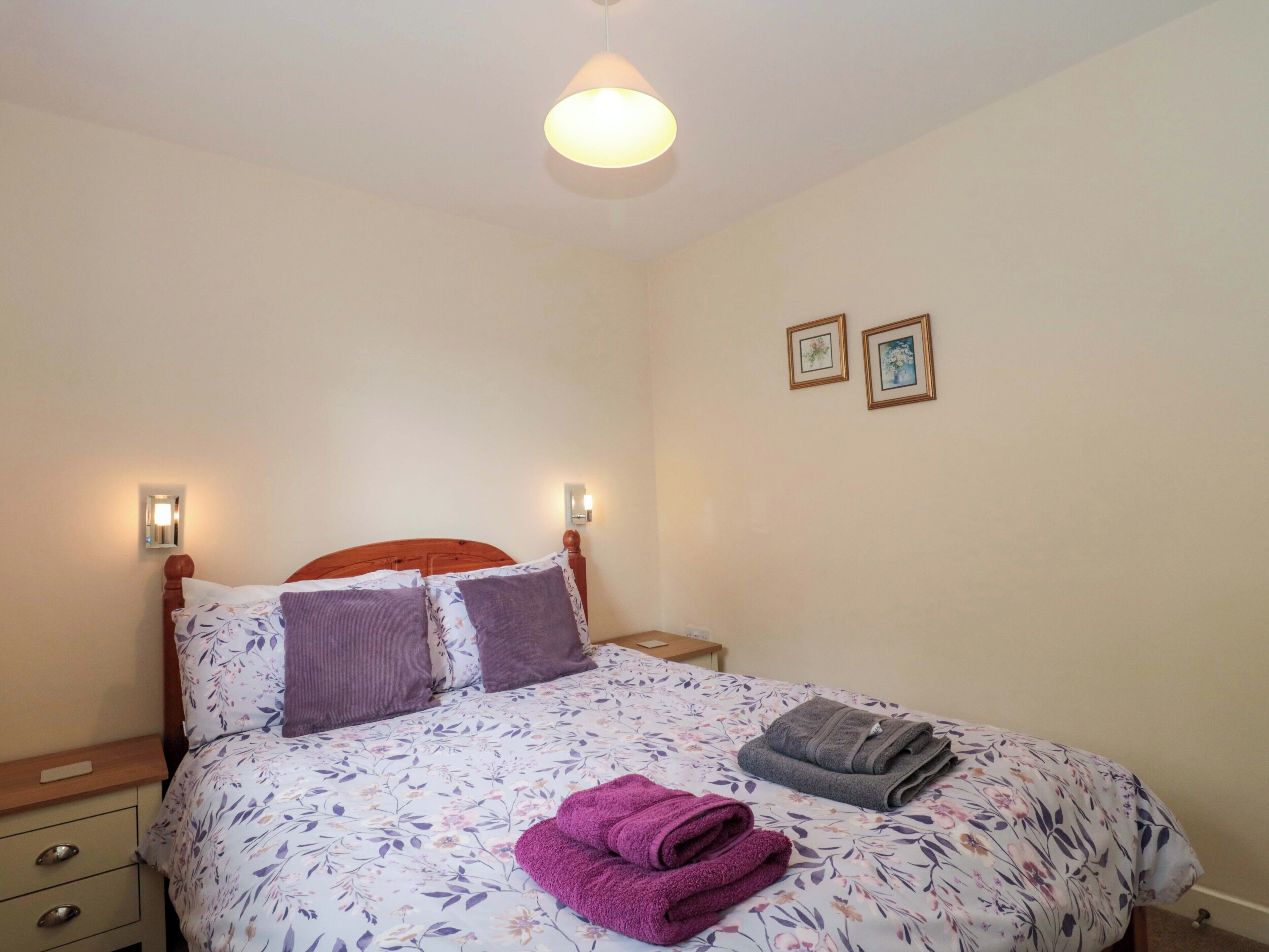 2 bedrooms, individually decorated, individually furnished, free WiFi