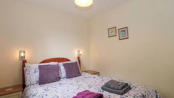 2 bedrooms, individually decorated, individually furnished, free WiFi