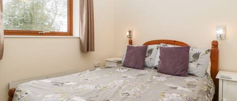 2 室のベッドルーム、客室ごとに異なる装飾、客室ごとに異なるインテリア、WiFi (無料)