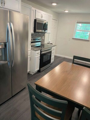 Private kitchen - Econo Comfort near TCU & Downtown (Fort Worth)