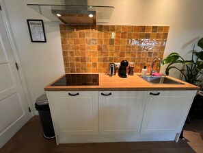 Fridge, cookware/dishes/utensils - Bloem 'n Zee by Interhome (De Zilk)