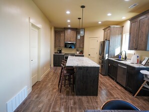 Coffee/tea maker, fridge, microwave, oven - Caribbean Cove at Bear Lake (Sleeps 14) Lakefront (Fish Haven)