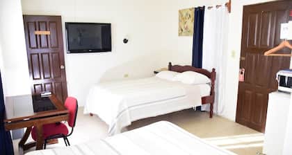 6-bedroom studio in marvelous Belize City with air conditioning