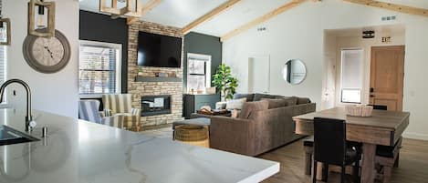 Smart-TV, peis og bordtennis