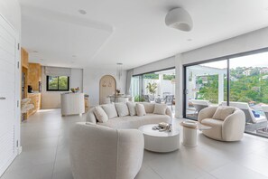 Smart TV, stereo - Secret Villa, Infinity Pool, Mountain & Ocean View (Chang Wat Surat Thani)