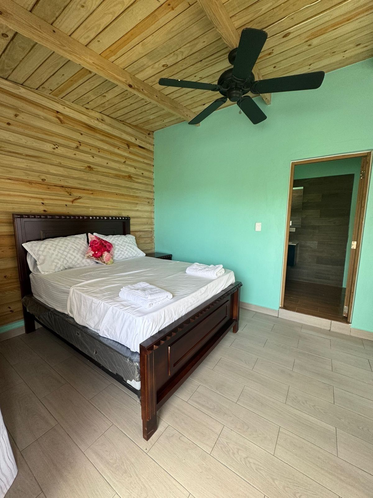 3 Schlafzimmer, Bügeleisen/Bügelbrett, Internetzugang, Bettwäsche