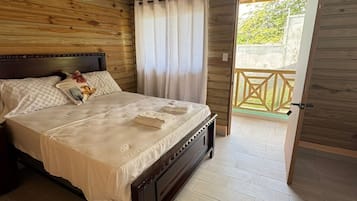 3 habitaciones, tabla de planchar con plancha, internet y ropa de cama