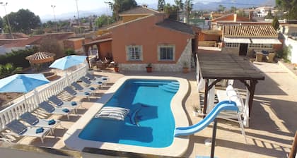 Luxury family villa with private saltwater pool & casita near Alicante