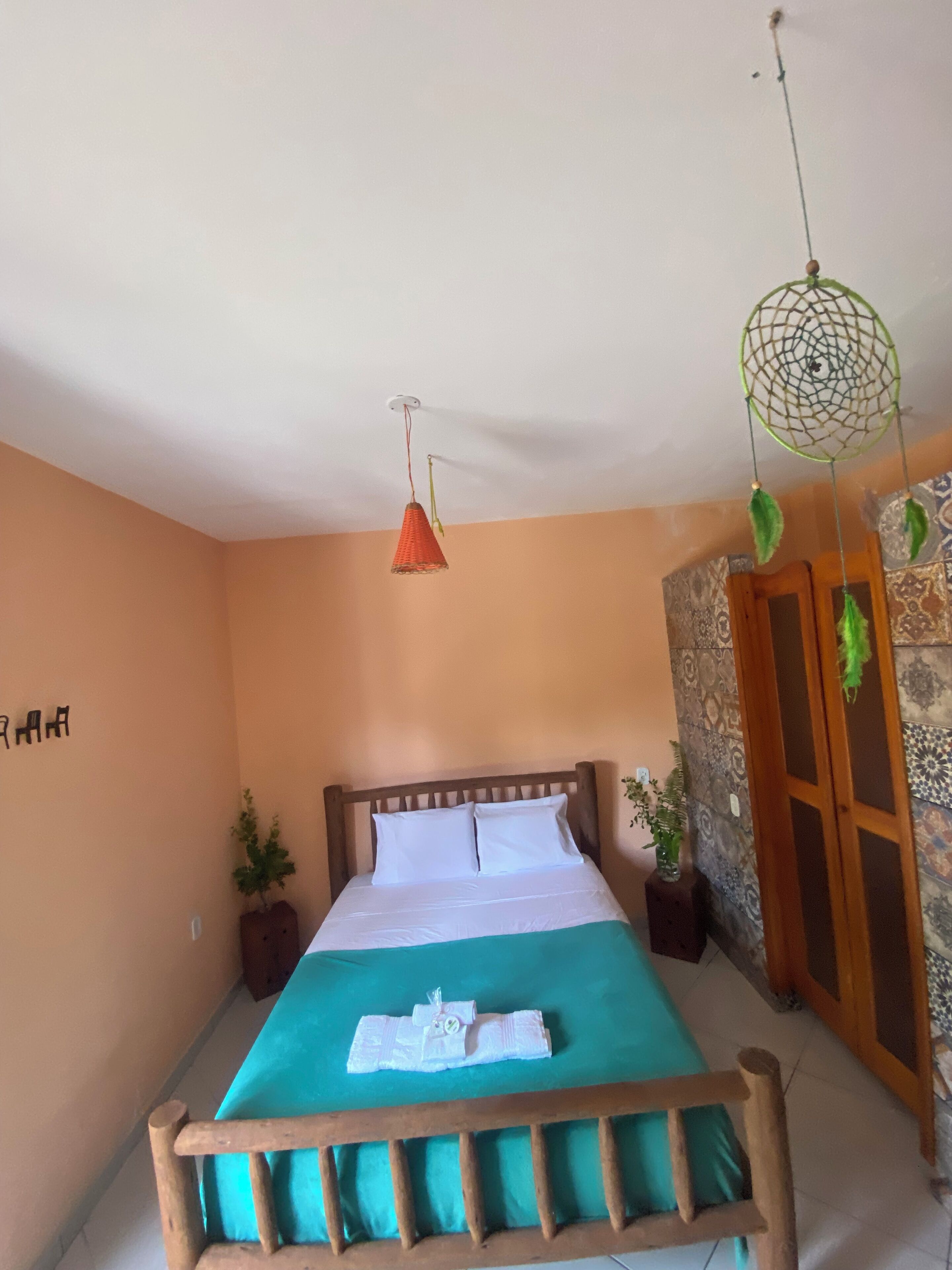 Habitación Deluxe doble, vistas al jardín | Espacio para trabajar con un portátil y wifi gratis