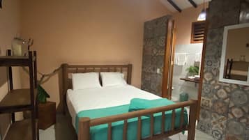 Espacio para trabajar con laptop y wifi gratis