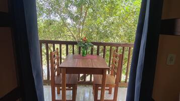 Classic-Doppelzimmer, Gartenblick | Terrasse/Patio