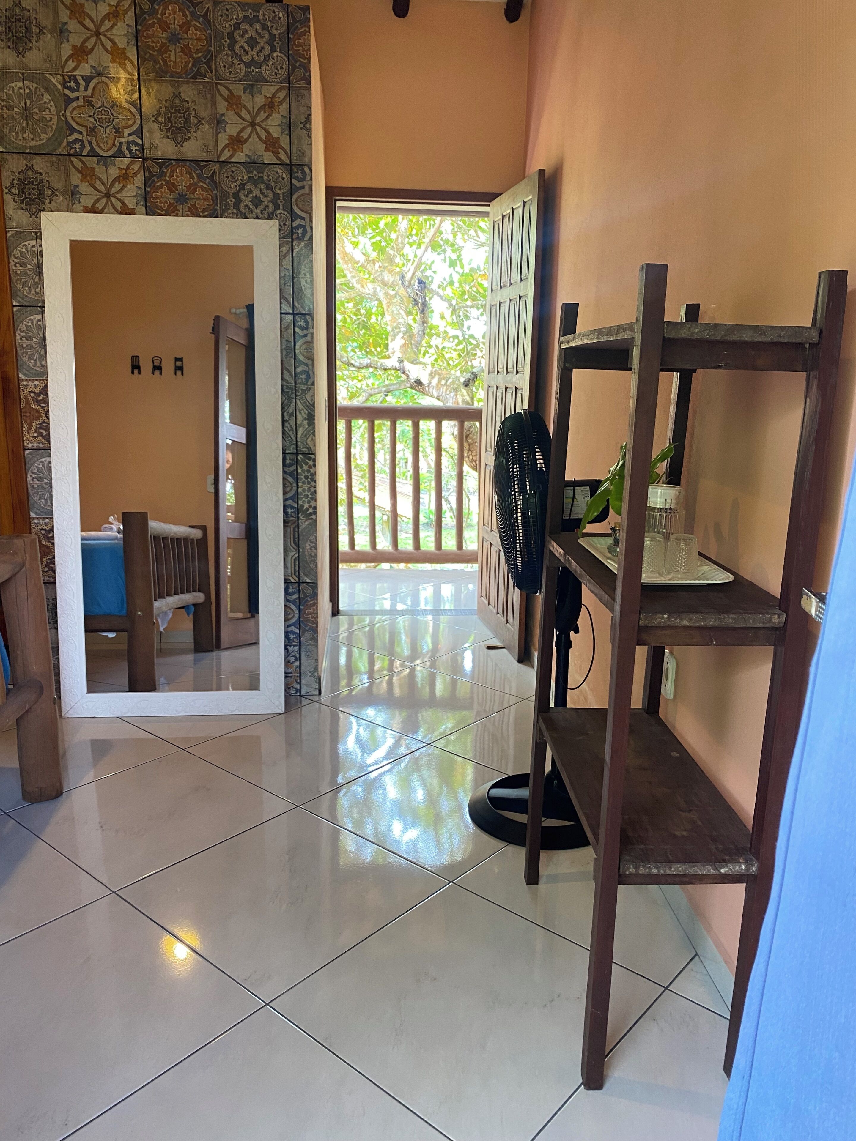 Habitación clásica doble, vistas al jardín | Espacio para trabajar con un portátil y wifi gratis